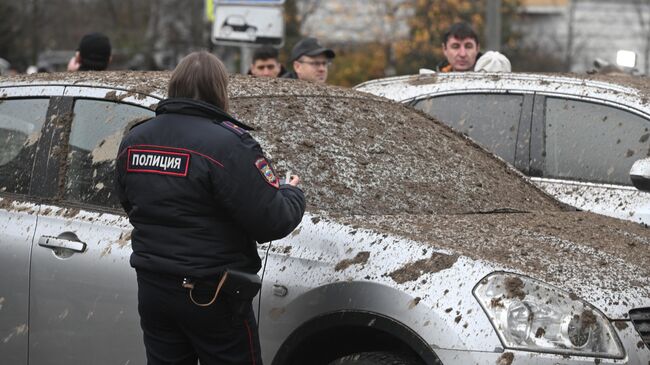 На месте обрушения колонны "Снежкома" работает полиция - свежие новости на Toplenta по теме Лента новостей