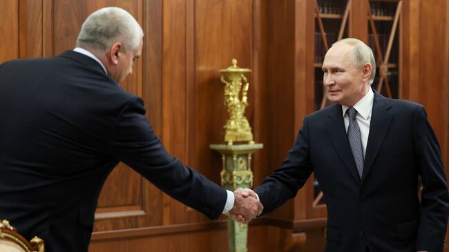 Путин заявил, что рад строительству экотехнопарков в Крыму - свежие новости на Toplenta по теме Лента новостей