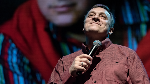 МВД объявило в розыск продюсера «Ласкового мая» Разина - Кино на Toplenta