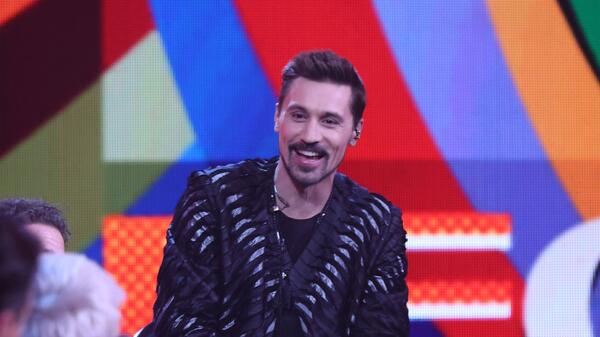 Полина Гагарина выразила свои чувства Диме Билану во время съёмок шоу «ДОстояние РЕспублики - похожая новость на Toplenta