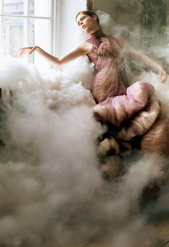 5 малоизвестных способов носить духи и не задушить окружающих - свежие новости на Toplenta