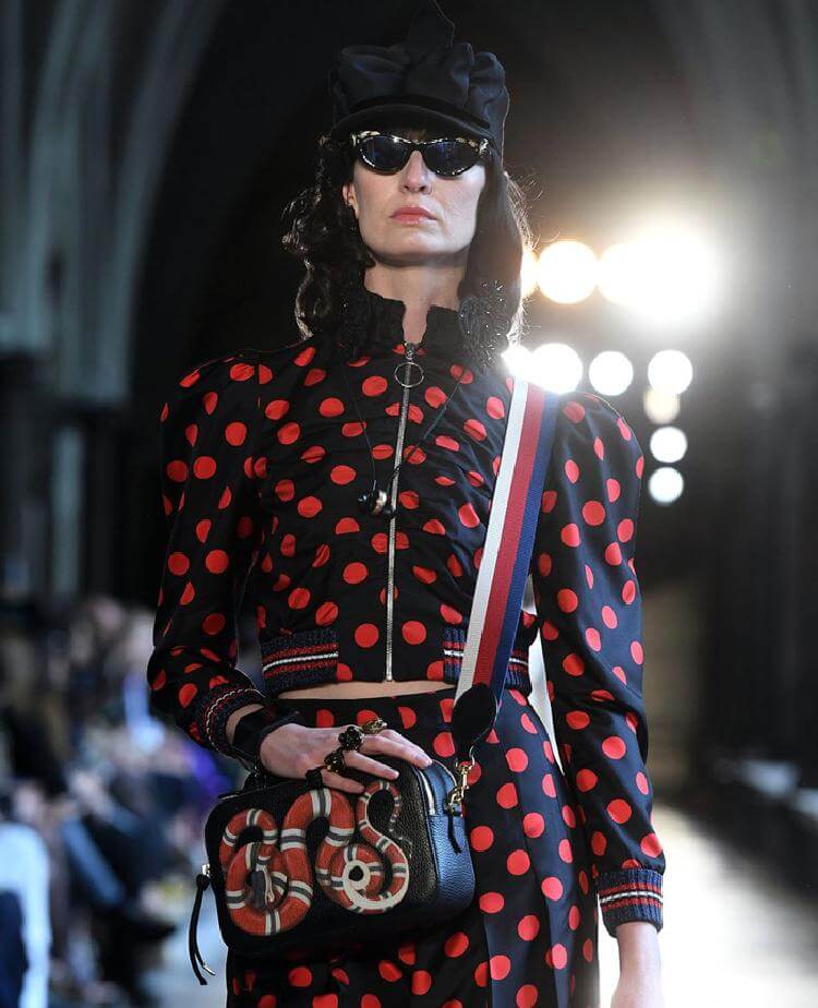 Лучшие цвета для одежды деловой женщины - свежие новости на Toplenta по теме Краснуху