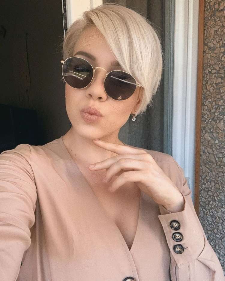 Короткие стрижки с челкой: 15 сочных вариантов - свежие новости на Toplenta по теме Краснуху