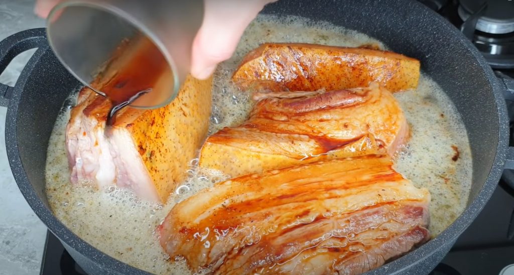 Ароматная свиная грудинка: лучшее решение для праздничного стола - свежие новости на Toplenta по теме да