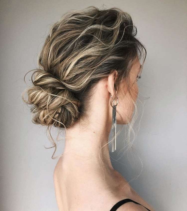 На все случаи жизни: 17 модных причесок с пучком - свежие новости на Toplenta по теме Краснуху