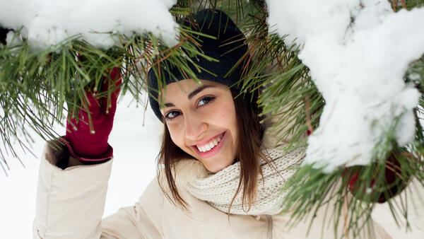 Как выбрать тёплую и модную шапку на зиму 2025–2026: советы по цвету и материалу - похожая новость на Toplenta