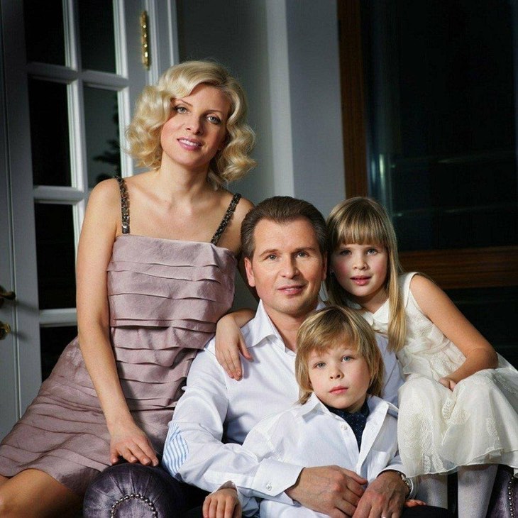 Двойняшкам уже исполнилось 20: фото детей Малинина и его красавицы-жены - свежие новости на Toplenta по теме Мира