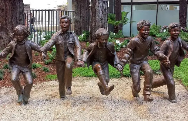 Индианка Сакагавея, забавная детвора и другие динамичные скульптуры американки Гудакр, которые есть в каждом из 50 штатов США - свежие новости на Toplenta по теме вор