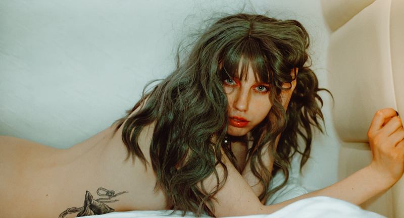 Женщины на дерзких портретах Марка Олефирова - свежие новости на Toplenta по теме культура