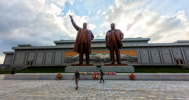 Как работает «Мансудэ»— крупнейшая в мире фабрика по производству вождей - свежие новости на Toplenta по теме статуя