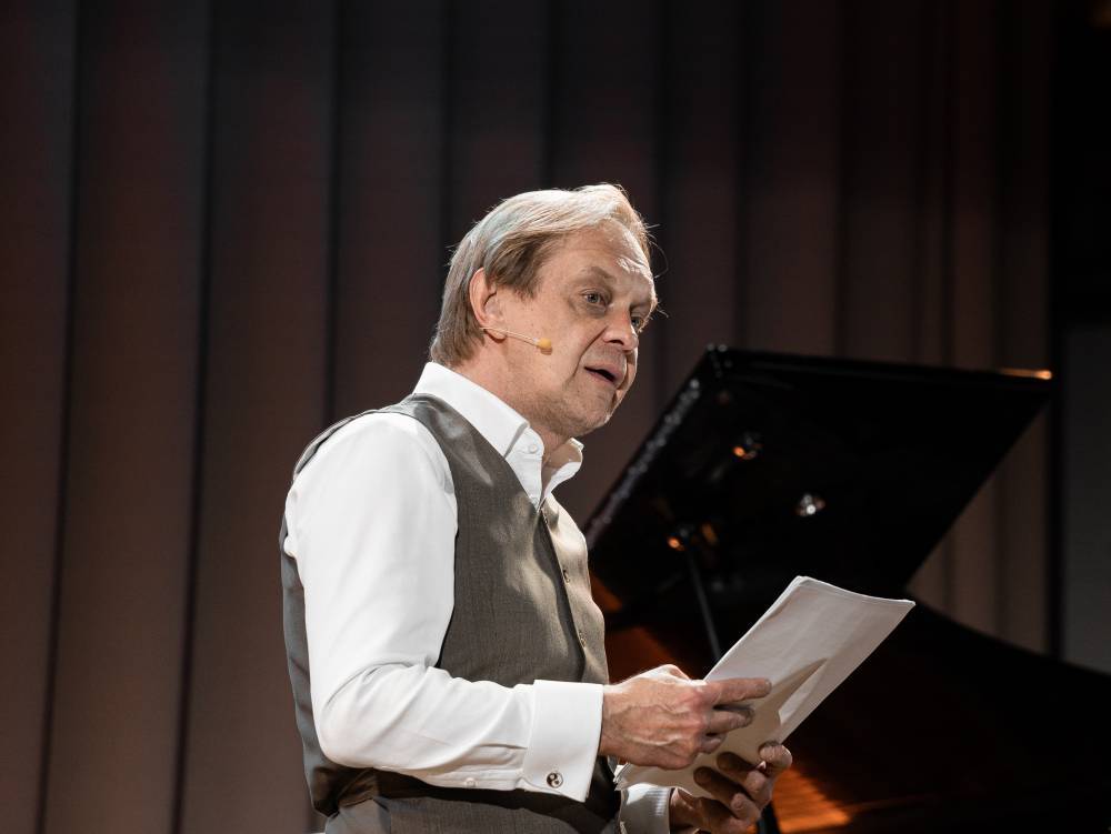 Фоторепортаж: Михаил Горевой представил премьеру моноспектакля «Михаил Булгаков» - свежие новости на Toplenta