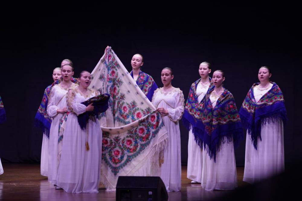 Хор «Отрада» исполнил духовные и народные песни в Индонезии - свежие новости на Toplenta по теме iii