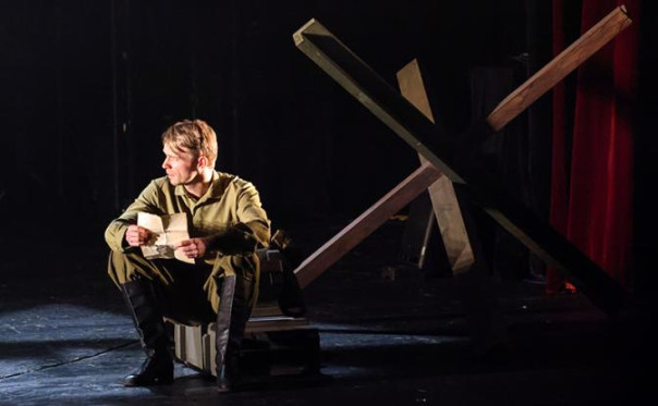 Патриотизм по разнарядке: Театры РФ предложено обязать ежегодно ставить спектакли об СВО - свежие новости на Toplenta по теме Россия24