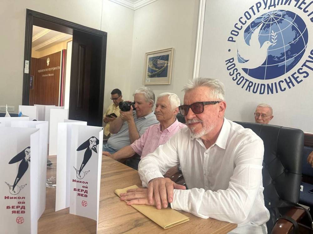 В ARTPLAY состоится творческая встреча с художником Виктором Апухтиным - свежие новости на Toplenta по теме галерея