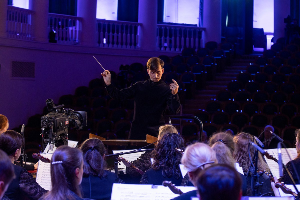 Лучшим дирижером оркестра народных инструментов IV Всероссийского музыкального конкурса признан Василий Моисеенко - свежие новости на Toplenta по теме Инструментов