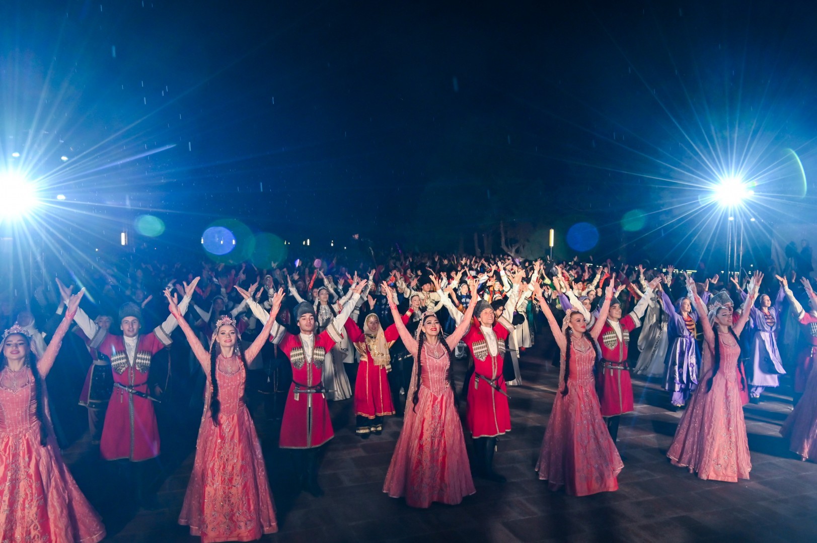 Фоторепортаж: в Махачкале прошел туристический форум «Открытый Дагестан» и фестиваль «Хранители традиций» - свежие новости на Toplenta по теме ств