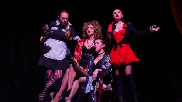 Театральная афиша: 12 уникальных спектаклей в ноябре - свежие новости на Toplenta по теме des