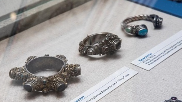 Этнографическая выставка о жизни и традициях аула Кубачи стартовала в Санкт-Петербурге - похожая новость на Toplenta