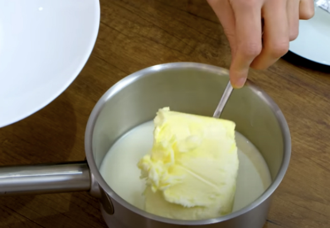 Смешали магазинное молоко и масло: жирные домашние сливки готовы за 10 минут - свежие новости на Toplenta по теме интересные идеи