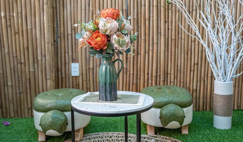 В чём опасность использования искусственных цветов в интерьере дома - похожая новость на Toplenta