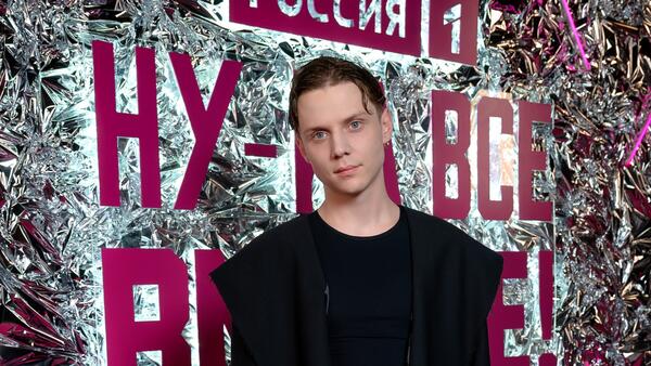 Ваня Дмитриенко продолжает петь на улице, несмотря на статус: «Очень раскрепощает» - свежие новости на Toplenta по теме иван дмитриенко