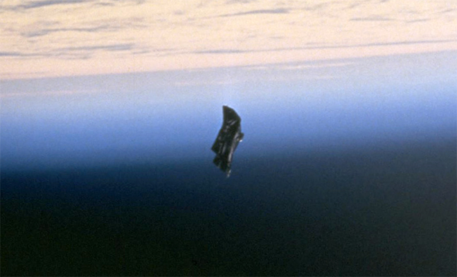 Астрономы отправили в космос сигналы, но в 750 000 км от Земли они отразились от невидимого объекта и вернулись назад - свежие новости на Toplenta