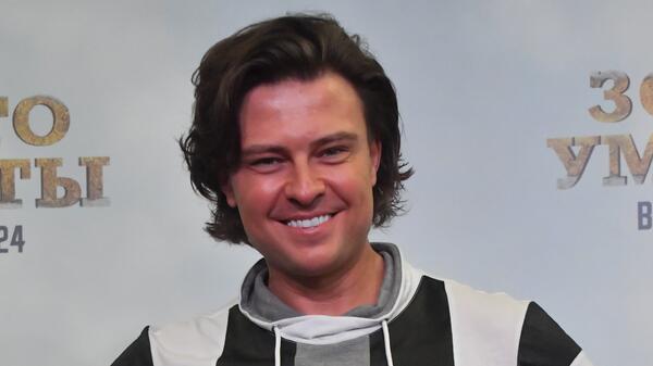 Прохор Шаляпин планирует брак с молодой спутницей и обсуждение будущего наследства - похожая новость на Toplenta