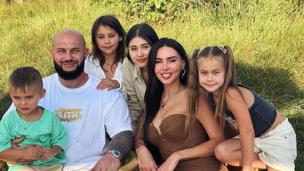 После заседания по разводу Самойлова покинула Россию, оставив детей Джигану - свежие новости на Toplenta по теме Самой