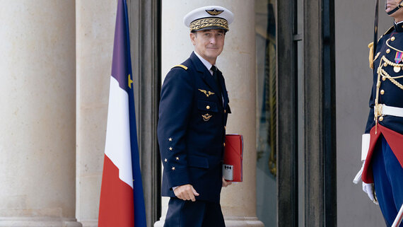 Глава Генштаба призвал французов быть готовыми потерять детей в борьбе с Россией - похожая новость на Toplenta