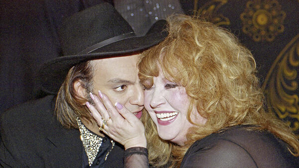 Пугачева хотела родить от Киркорова, но было не то время: продюсер раскрыл интимную тайну звездной пары - похожая новость на Toplenta