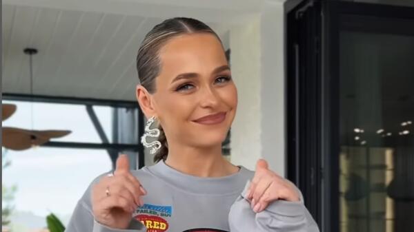 Актриса Анна Хилькевич столкнулась с проблемами при оформлении удостоверения многодетной матери - похожая новость на Toplenta