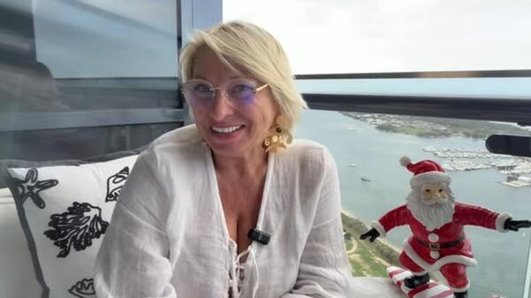 Анжела Перл пообещала одному знаку решение проблем с деньгами в декабре - похожая новость на Toplenta