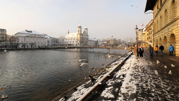 Синоптики предсказали схватку зимы и осени в Москве и области — из тепла в холод и обратно - похожая новость на Toplenta