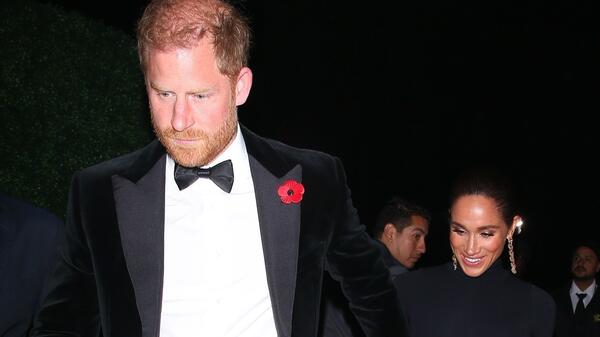 Сыт по горло: принц Гарри устал таскаться повсюду за своей женой - похожая новость на Toplenta