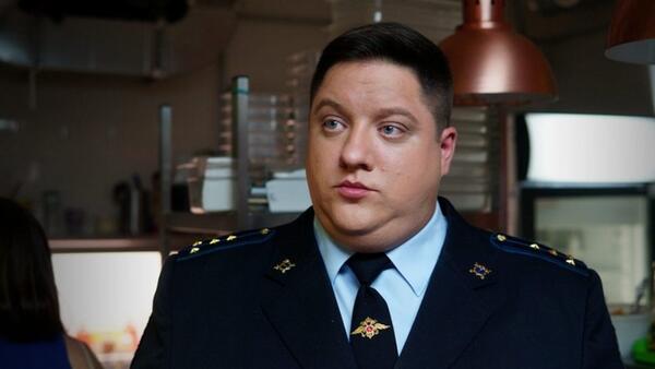 Дочка Попова из «Полицейского с Рублевки» растерялась на похоронах - свежие новости на Toplenta по теме роман