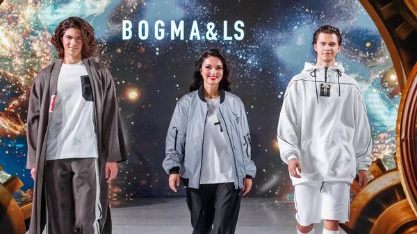 Юлия Такшина впервые вышла на подиум вместе со взрослым сыном - свежие новости на Toplenta по теме ано