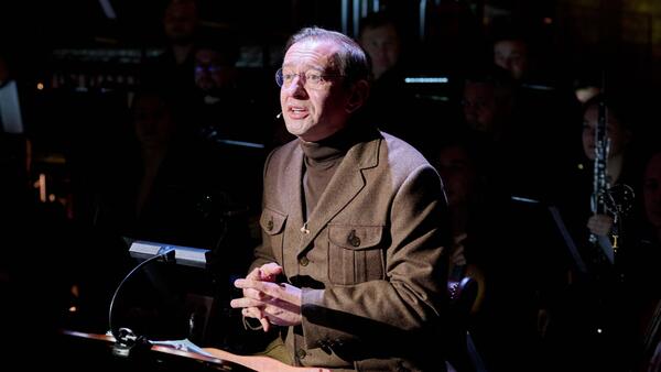 Хабенский, Дранга и Водолазкин выступили в Большом театре на мероприятии по случаю выхода фильма «Авиатор - похожая новость на Toplenta