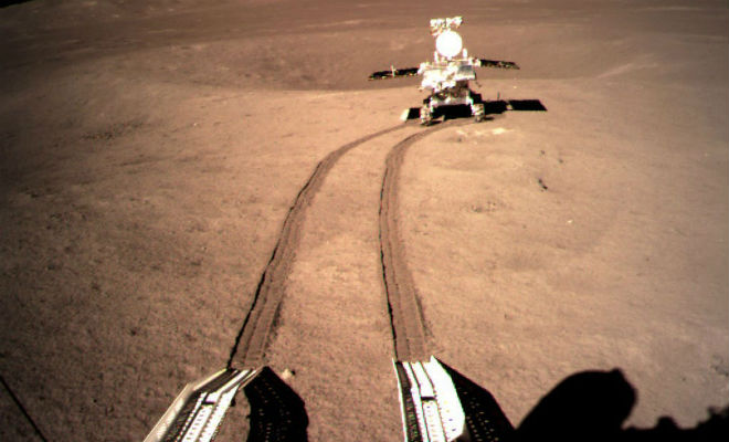 Китайский луноход обнаружил синее вещество на обратной стороне Луны. Субстанция похожа на гель - свежие новости на Toplenta по теме Федеральное