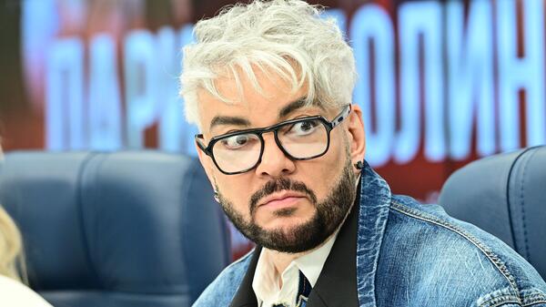 Охранник, пострадавший на концерте из-за Киркорова, требует от певца компенсацию за травмы. - похожая новость на Toplenta