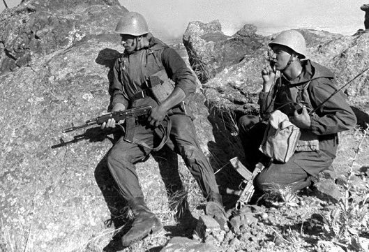 АК-74: зачем на самом деле у автомата Калашникова уменьшили калибр патрона - свежие новости на Toplenta