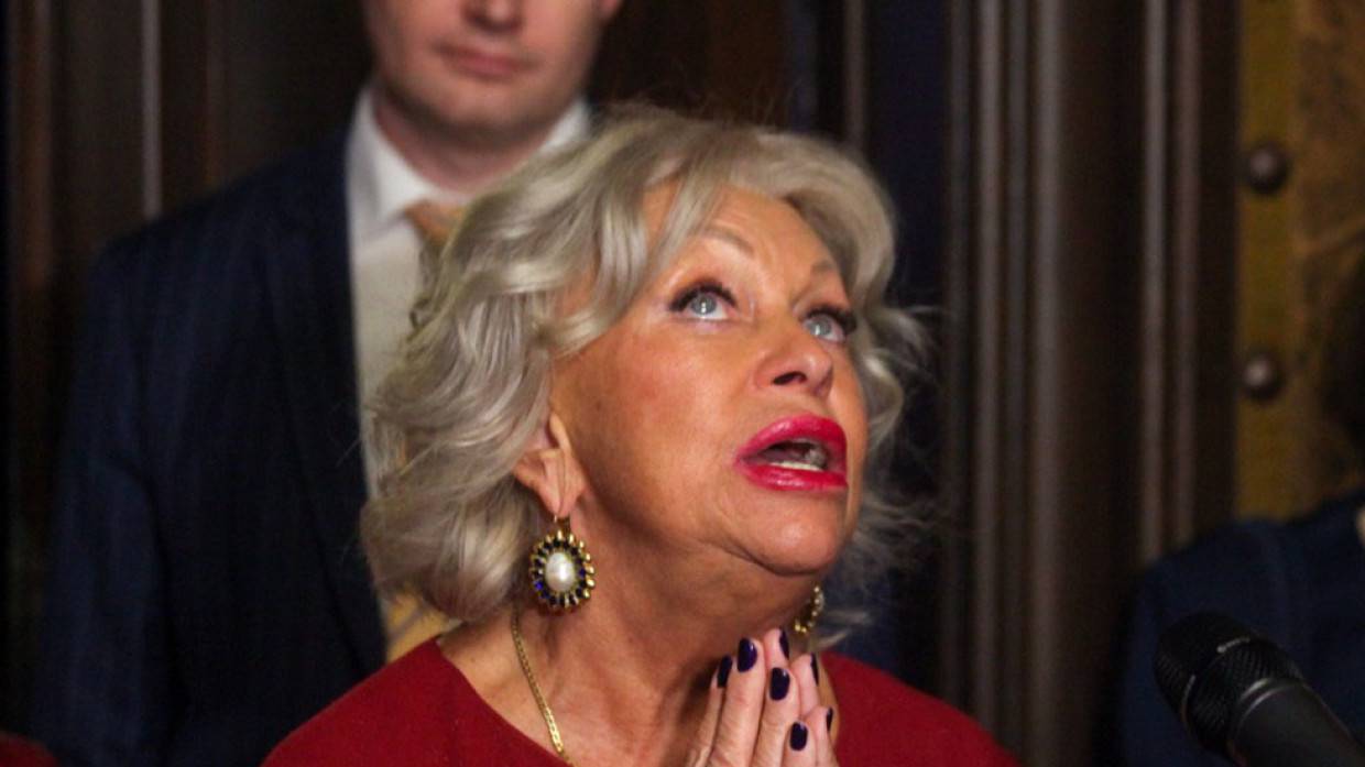 Поргина объяснила, почему ей вдвое сократили зарплату в «Ленкоме» - свежие новости на Toplenta по теме Сократил