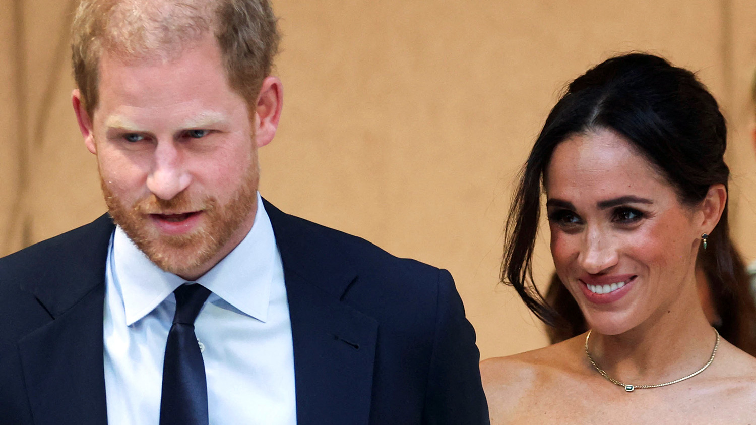 Мимо цели: почему принц Гарри и Меган Маркл постоянно становятся объектами критики - свежие новости на Toplenta по теме life