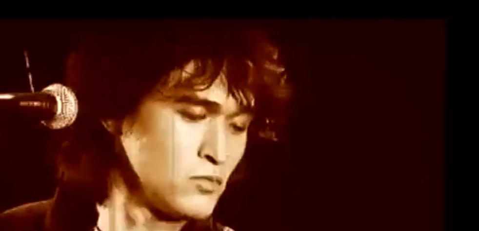 Стену Виктора Цоя на Арбате частично закрасили граффити рэпера Техника - свежие новости на Toplenta по теме город санкт-петербург