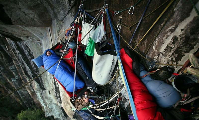 Ночевка на отвесных скалах парка Йосемити - свежие новости на Toplenta по теме Национальный