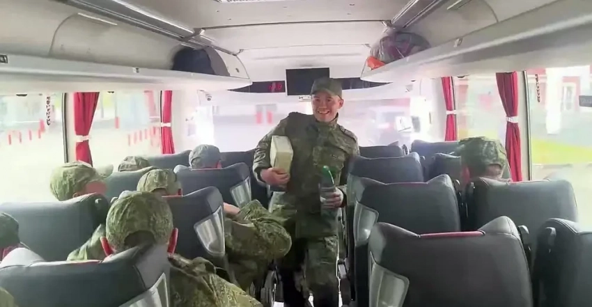 «Нас поменяли, всё нормально»: произошел обмен более 300 российских и украинских военнопленных - Общество на Toplenta