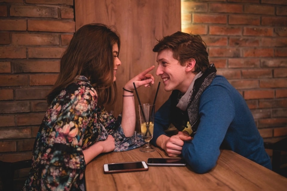 Неосознанное влечение: тайные сигналы, которые свидетельствуют о том, что в вас влюблены - свежие новости на Toplenta по теме признаки