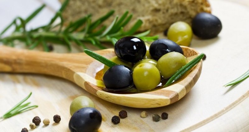В чем разница между оливками и маслинами? - похожая новость на Toplenta