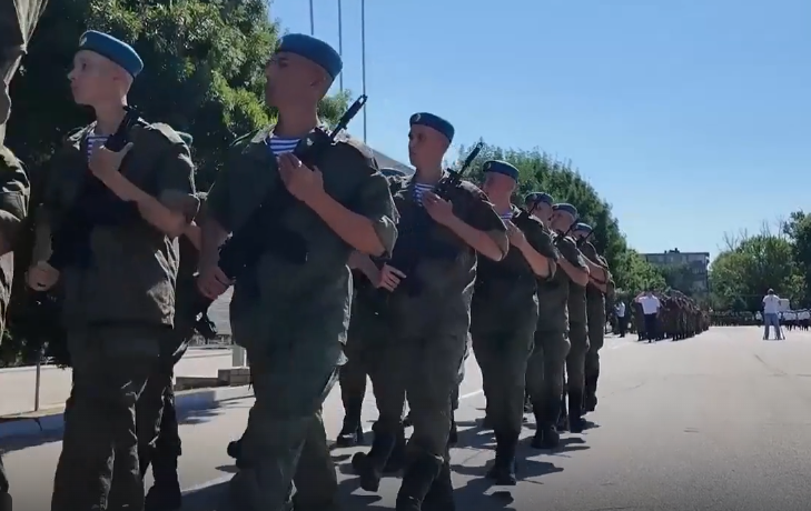 В России отмечают день Воздушно-десантных войск - свежие новости на Toplenta по теме Тв