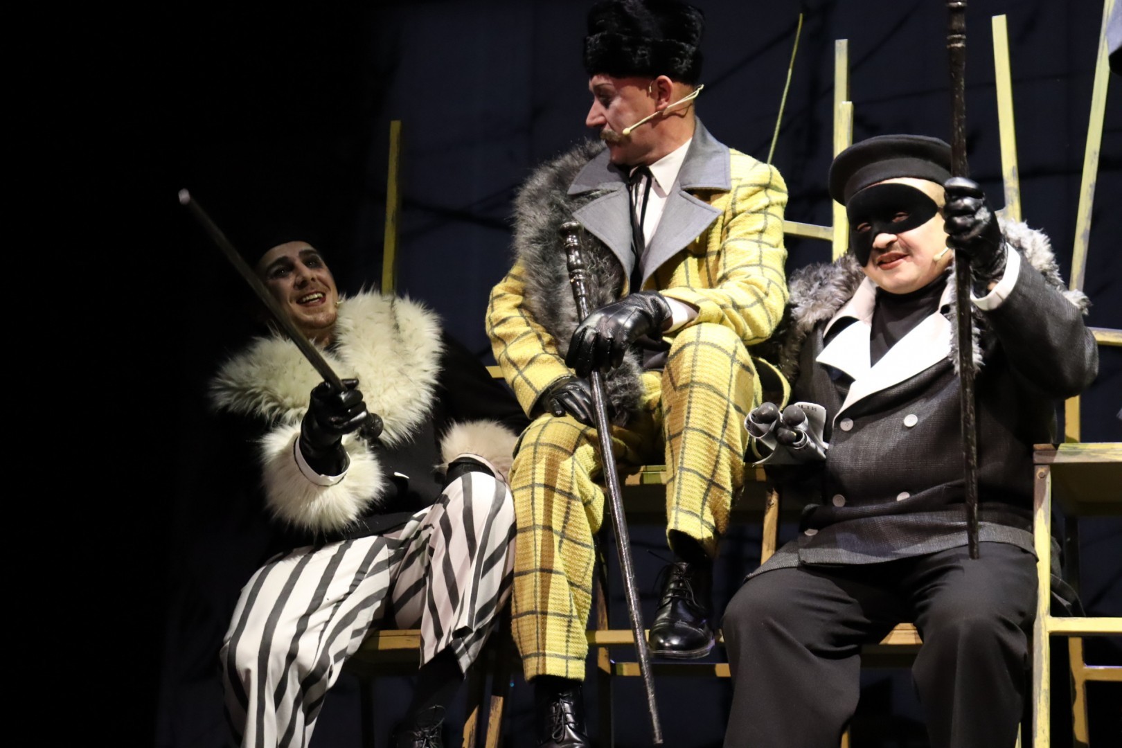 Чувашский ТЮЗ превратил «Преступление и наказание» в неонуар - свежие новости на Toplenta по теме Федор Достоевский