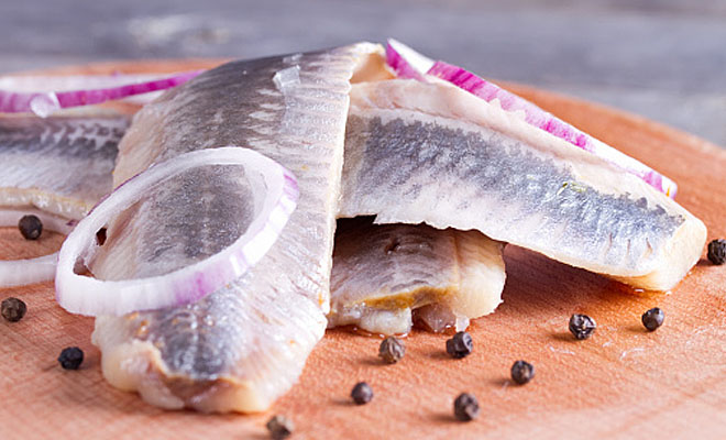 Чистим селедку от костей: быстрый способ северян - свежие новости на Toplenta